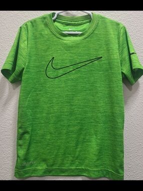 Nike Green Dri-FIT Heathered Short Sleeve Tee